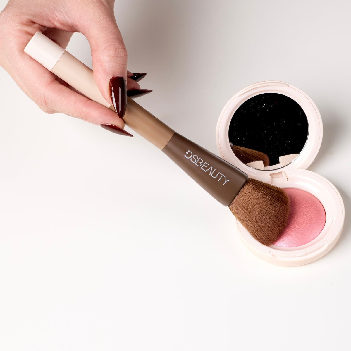 4-in-1 Makeup Brush DS Beauty